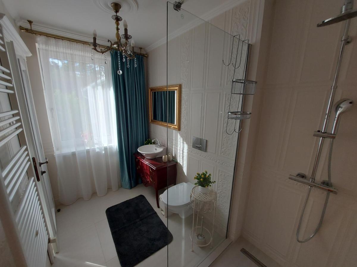Hotel Conacul Poetilor à Gura Rîului Extérieur photo