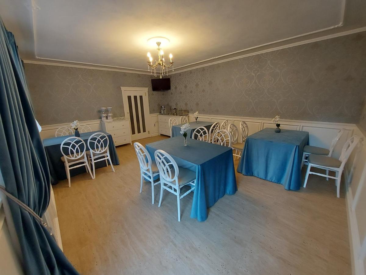 Hotel Conacul Poetilor à Gura Rîului Extérieur photo