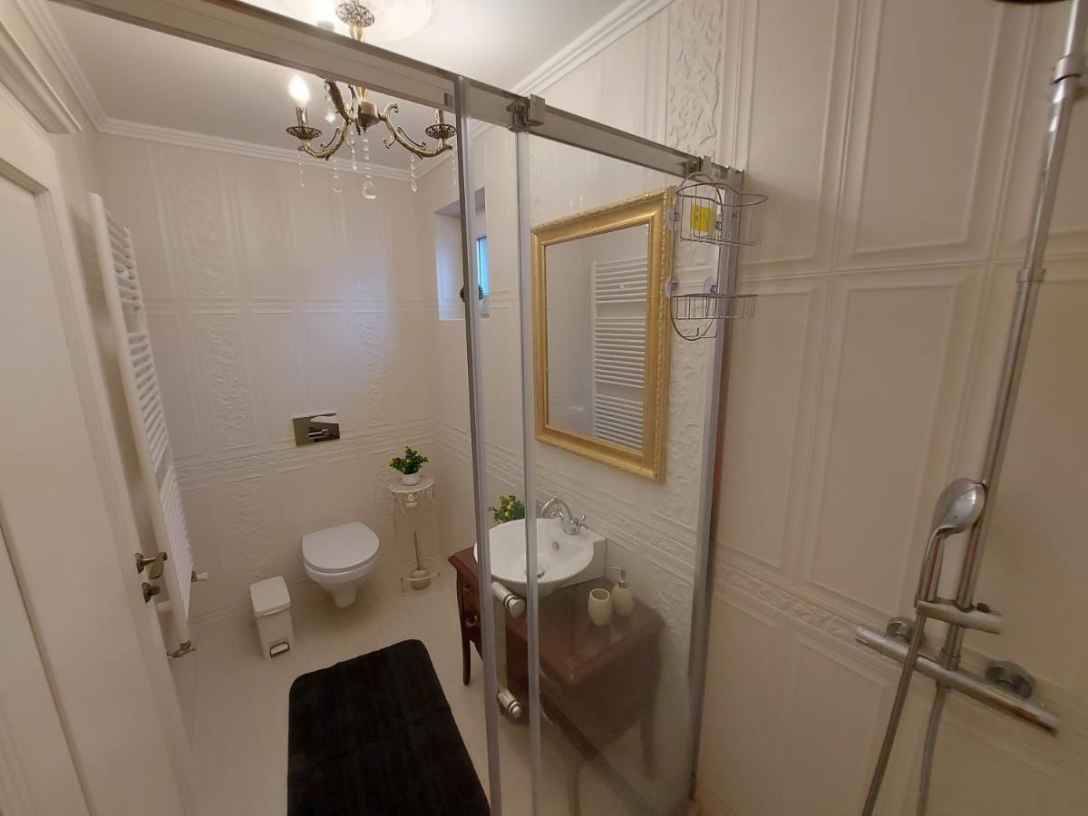 Hotel Conacul Poetilor à Gura Rîului Extérieur photo