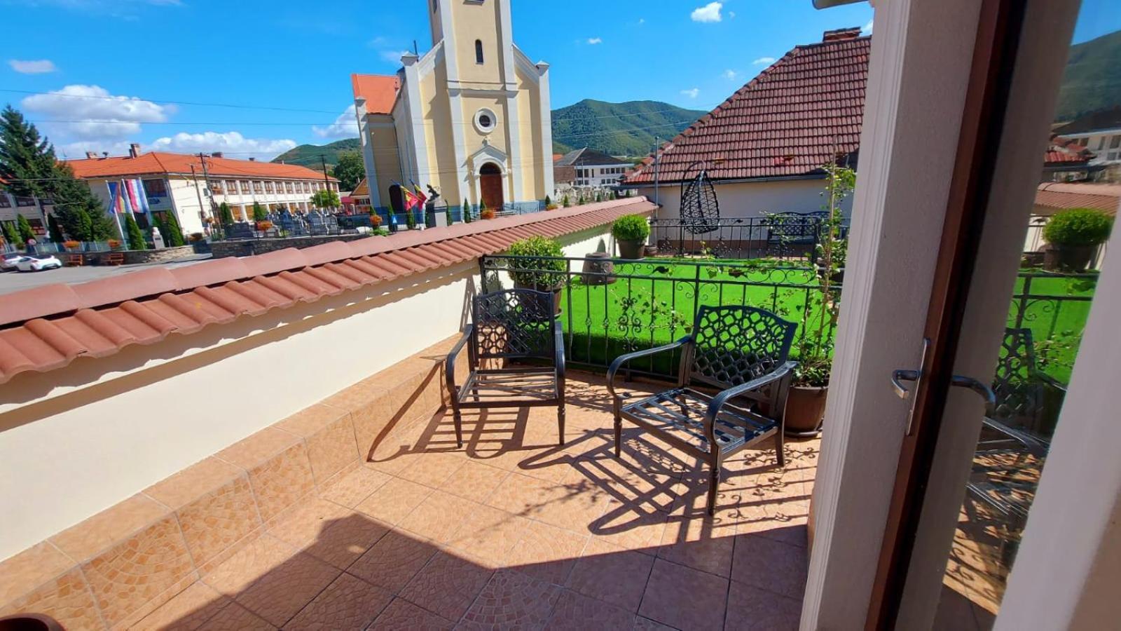Hotel Conacul Poetilor à Gura Rîului Extérieur photo