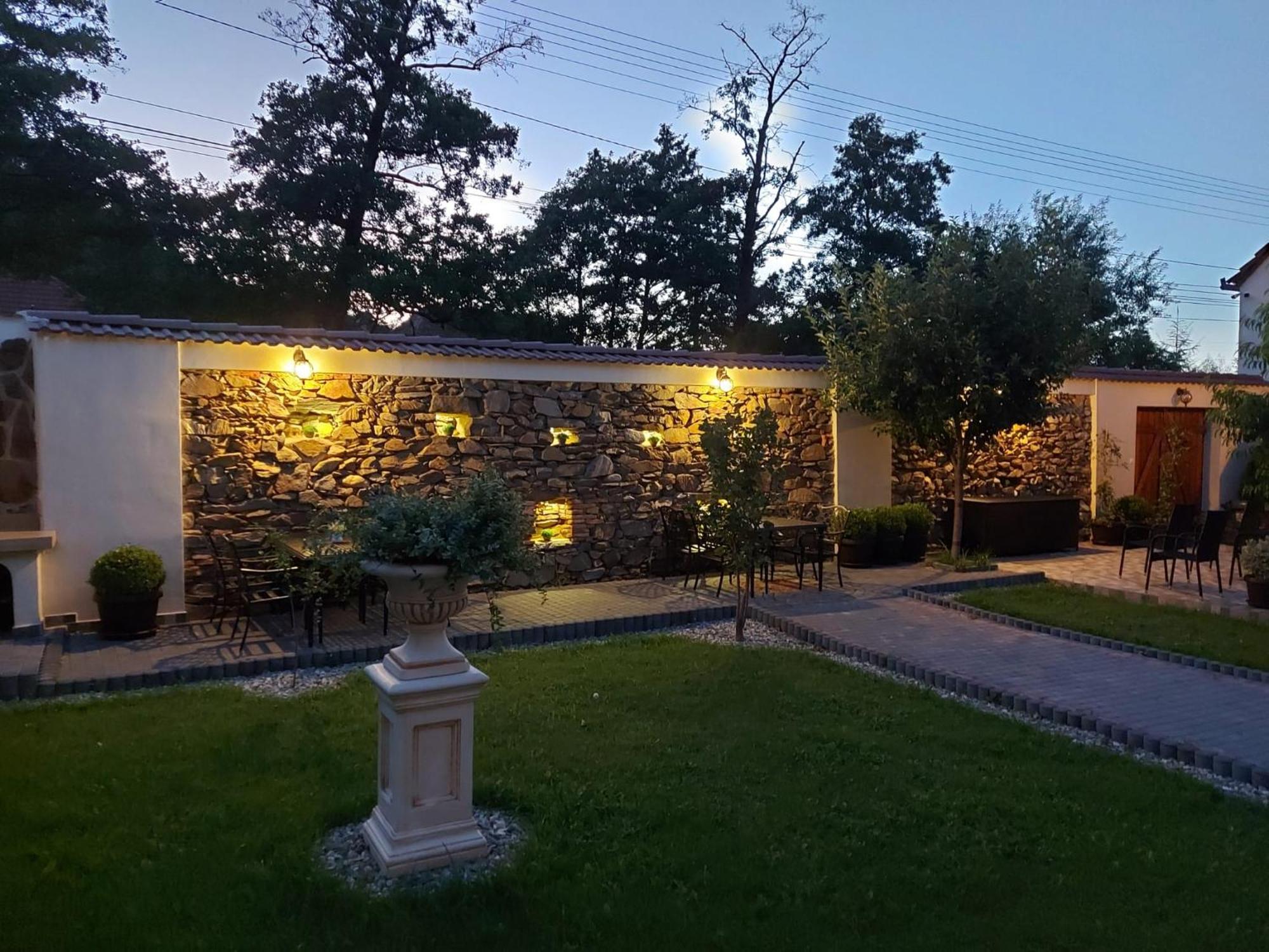 Hotel Conacul Poetilor à Gura Rîului Extérieur photo